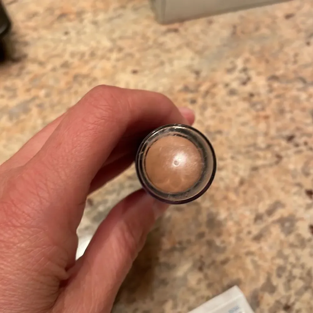 NWOT Revlon photo ready insta fix. In Golden Beige